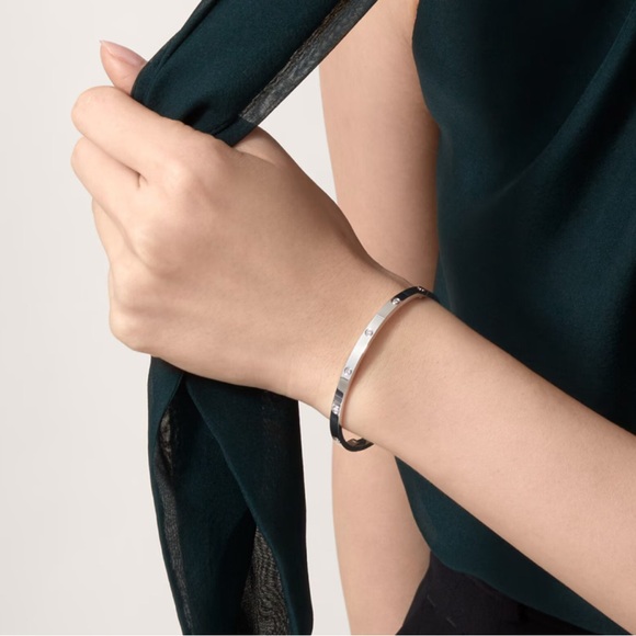 Elegant Silver‎ Bracelet - Picture 3 of 8